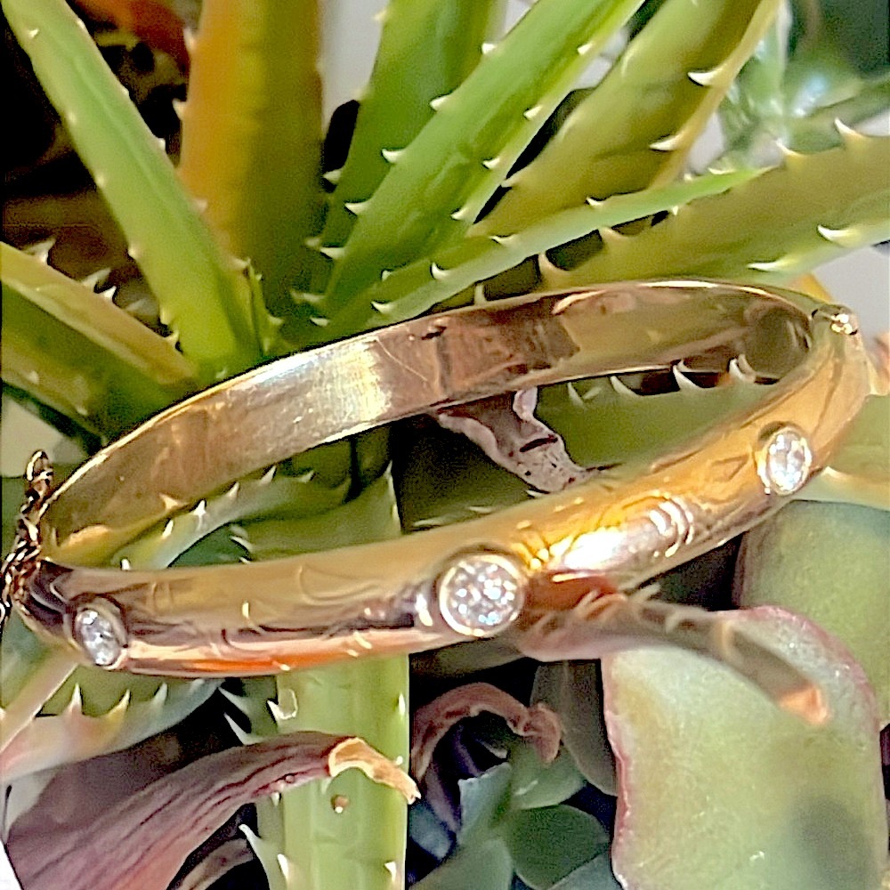 14 karat gold, and one carat diamond bracelet - Picture 12 of 17